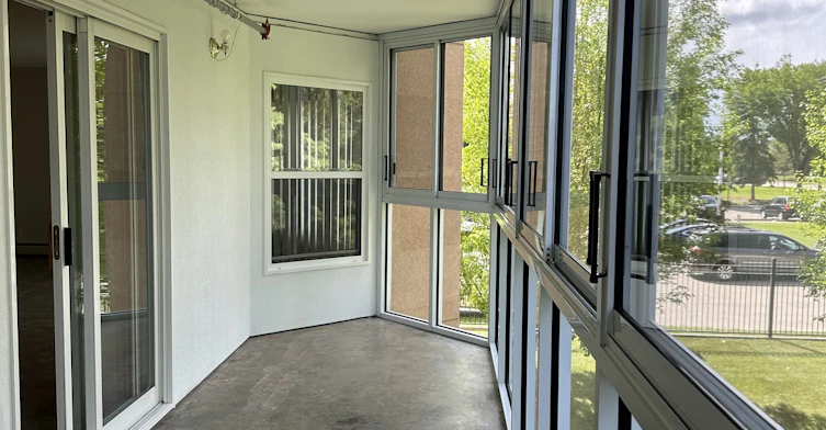 2914 109 Street Northwest, Edmonton, AB, T6J 7E8 - 3