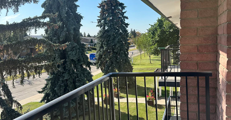 11510 40 Avenue Northwest, Edmonton, AB, T6J 0R6 - 15