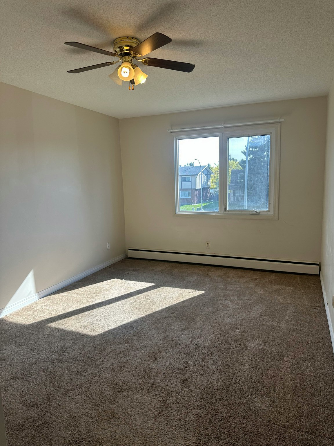 11510 40 Avenue Northwest, Edmonton, AB, T6J 0R6 - 12