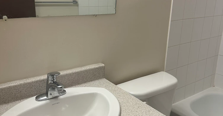 11510 40 Avenue Northwest, Edmonton, AB, T6J 0R6 - 11