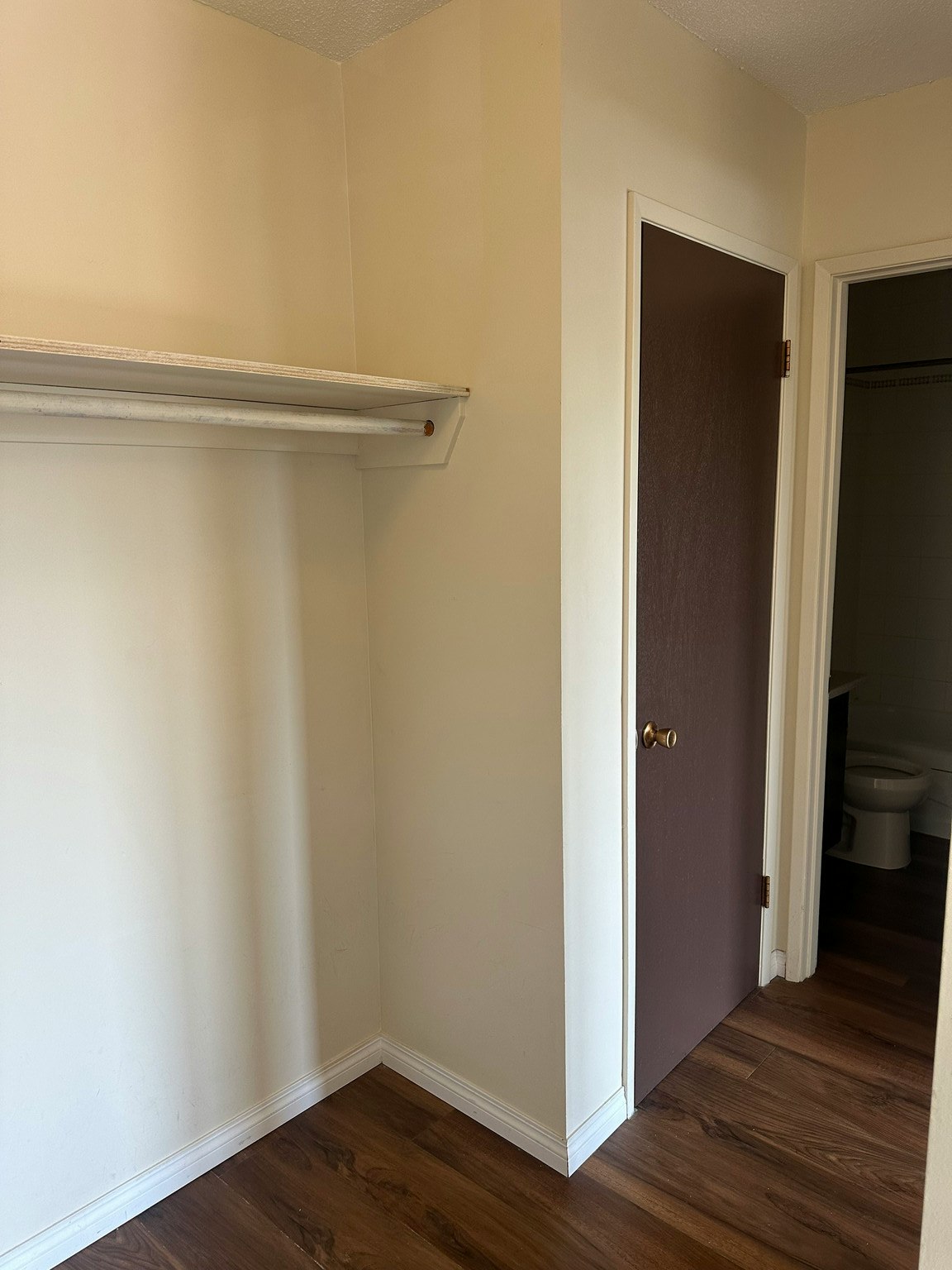 11510 40 Avenue Northwest, Edmonton, AB, T6J 0R6 - 2
