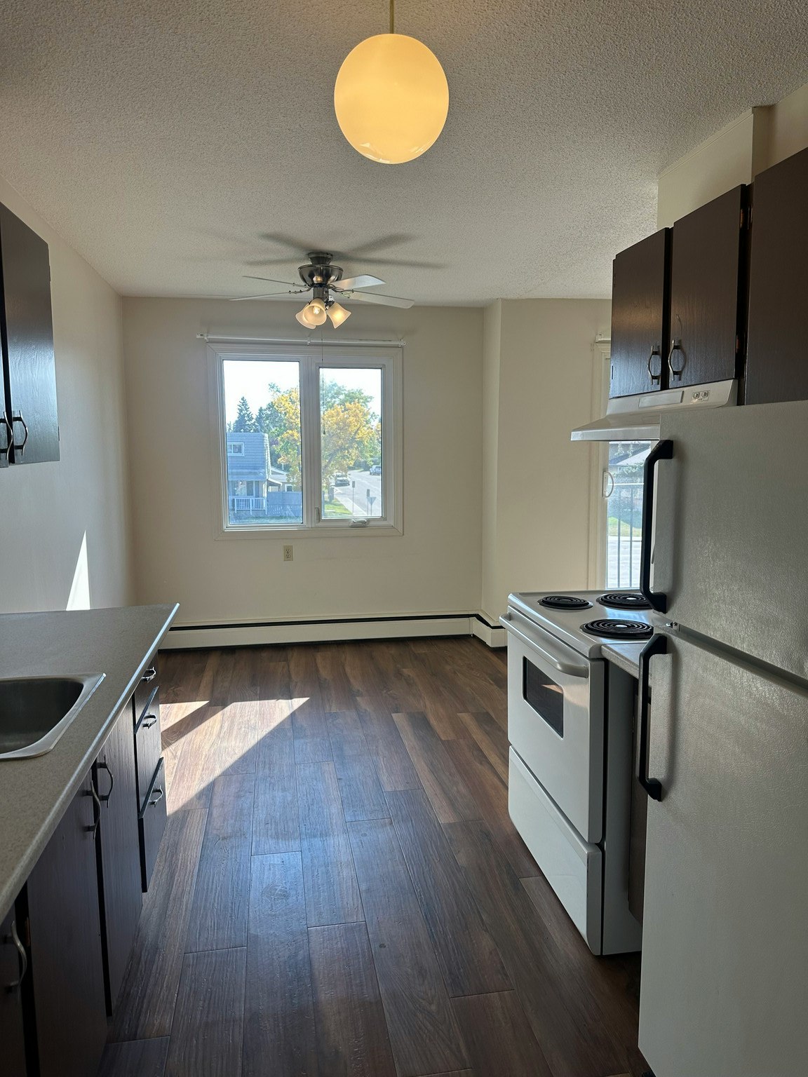 11510 40 Avenue Northwest, Edmonton, AB, T6J 0R6 - 8