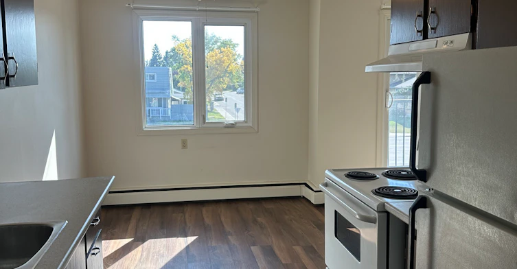 11510 40 Avenue Northwest, Edmonton, AB, T6J 0R6 - 8