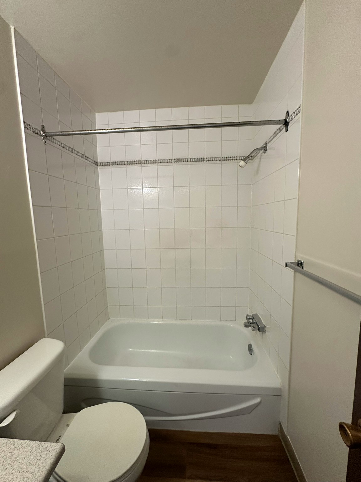 11510 40 Avenue Northwest, Edmonton, AB, T6J 0R6 - 10