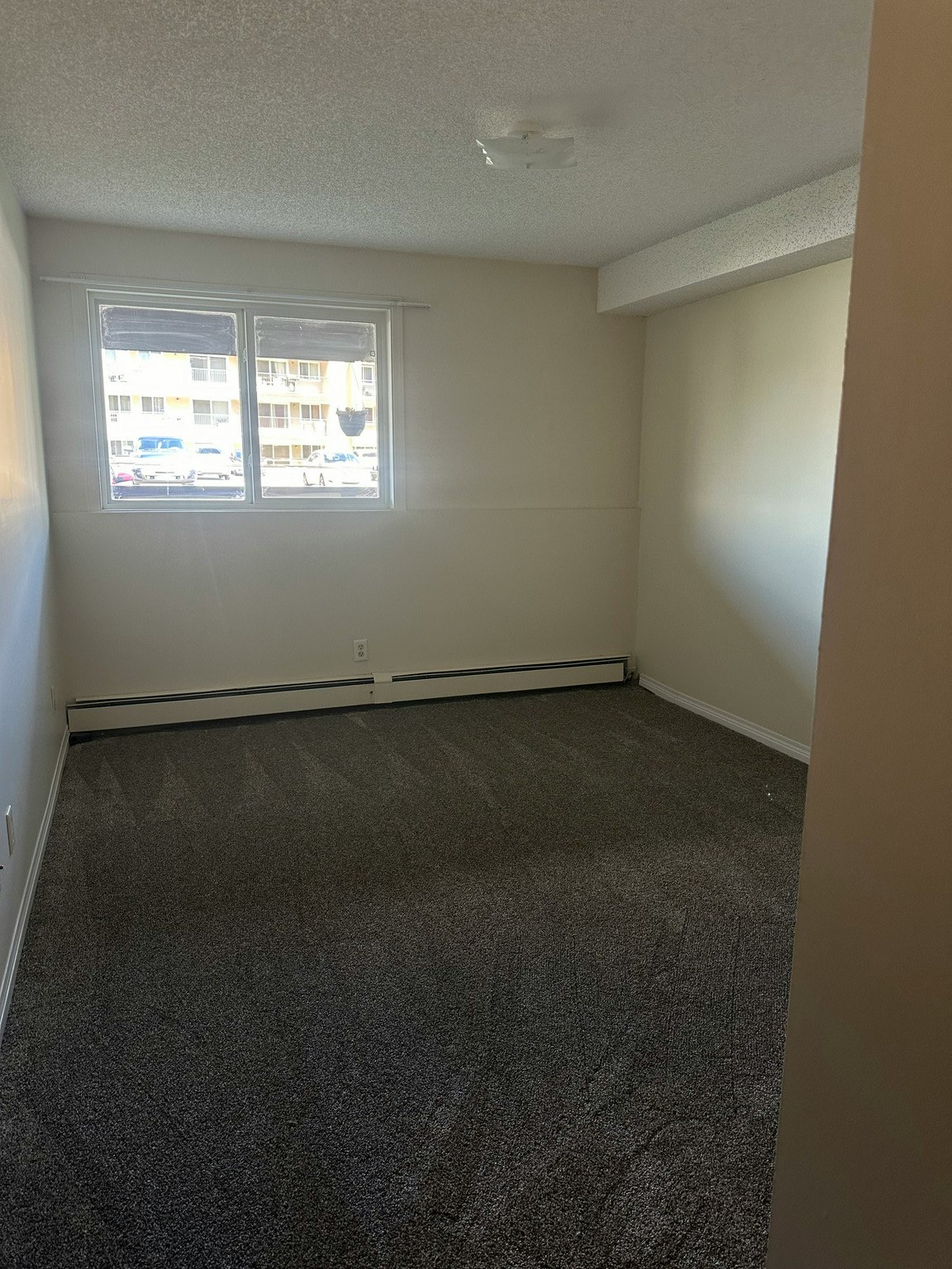 4505 137 Avenue NorthWest, Edmonton, AB, T5A 3S9 - 8