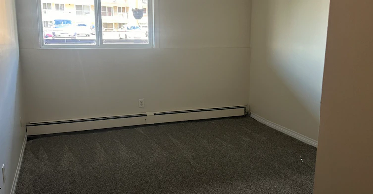 4505 137 Avenue NorthWest, Edmonton, AB, T5A 3S9 - 8