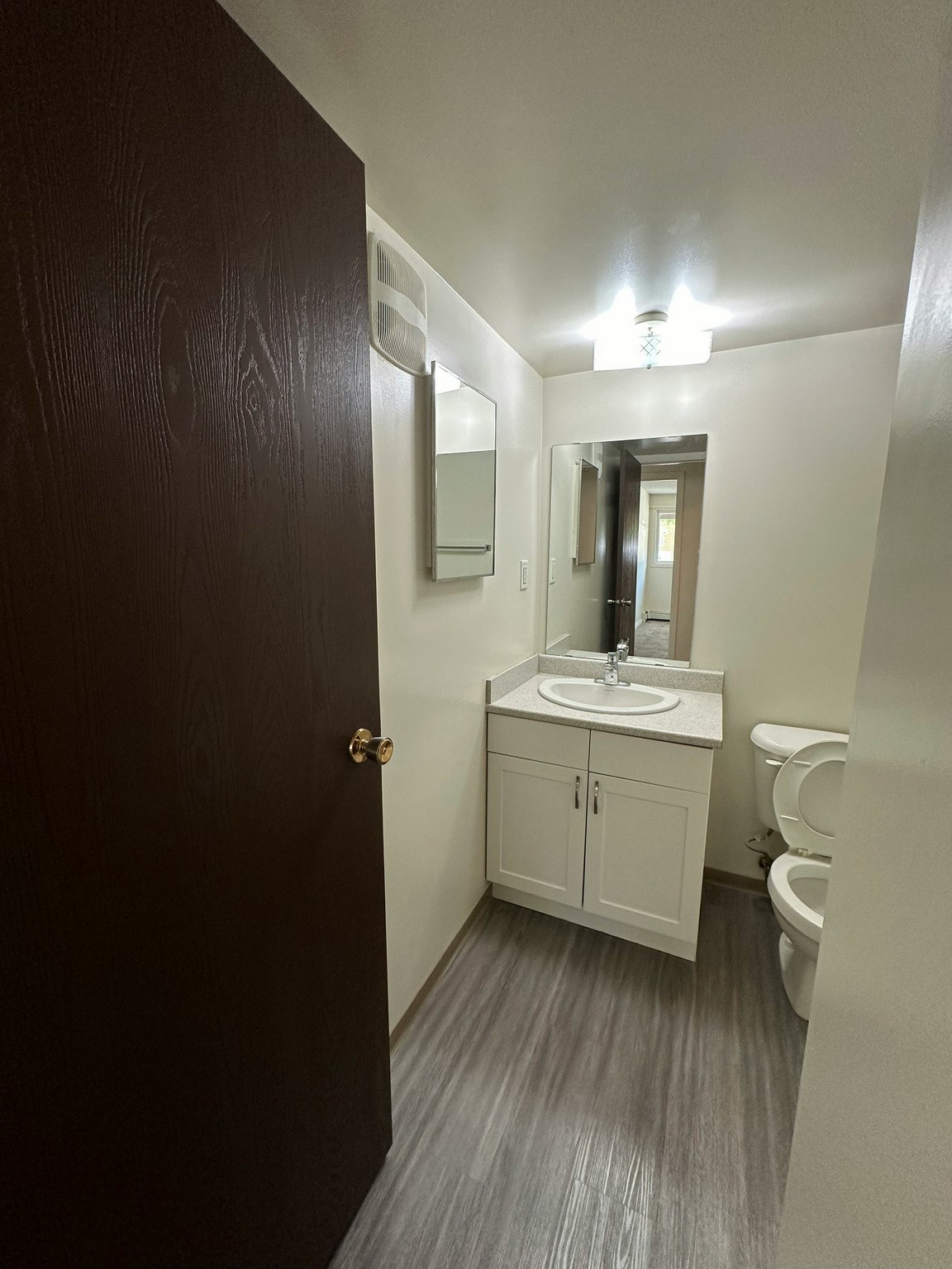 4505 137 Avenue NorthWest, Edmonton, AB, T5A 3S9 - 3