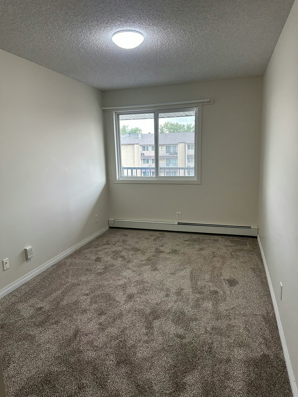 4505 137 Avenue NorthWest, Edmonton, AB, T5A 3S9 - 7