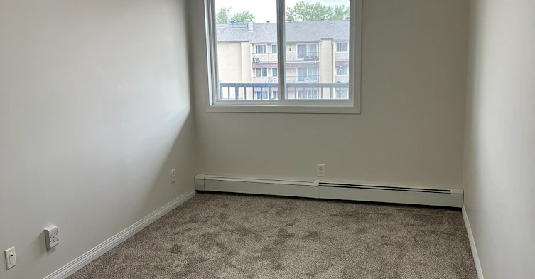 4505 137 Avenue NorthWest, Edmonton, AB, T5A 3S9 - 7