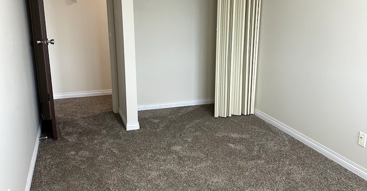 4505 137 Avenue NorthWest, Edmonton, AB, T5A 3S9 - 8