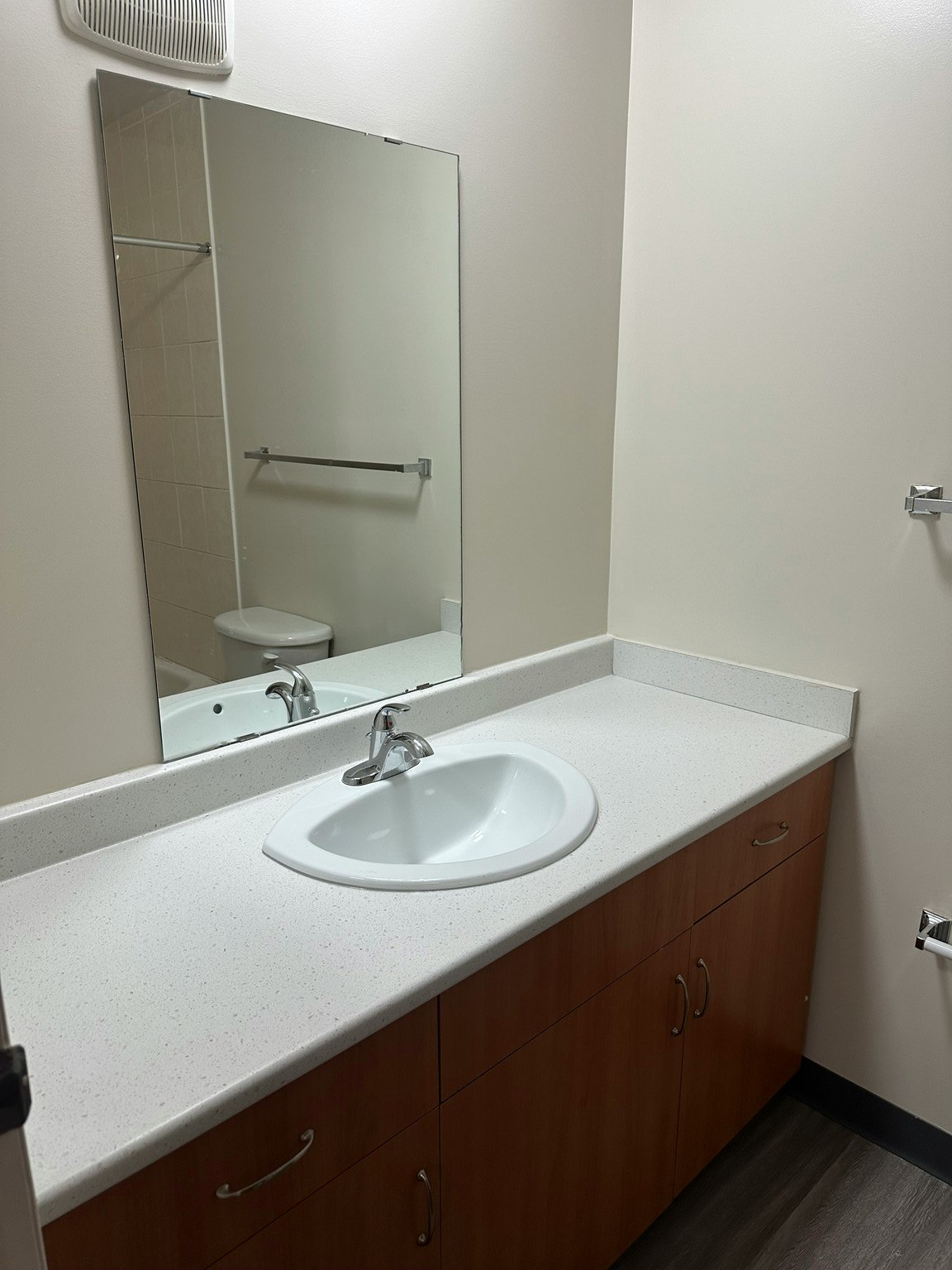 4505 137 Avenue NorthWest, Edmonton, AB, T5A 3S9 - 9
