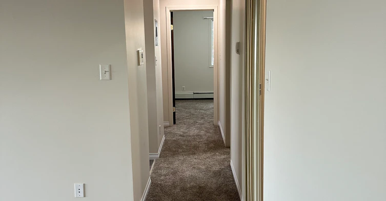 4505 137 Avenue NorthWest, Edmonton, AB, T5A 3S9 - 2