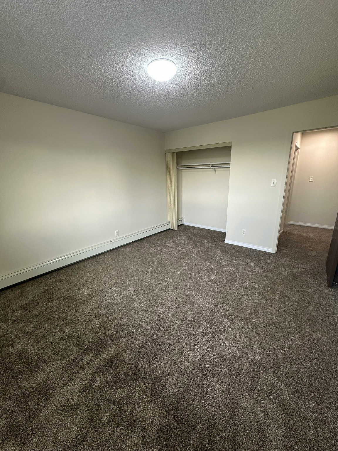 4505 137 Avenue NorthWest, Edmonton, AB, T5A 3S9 - 16