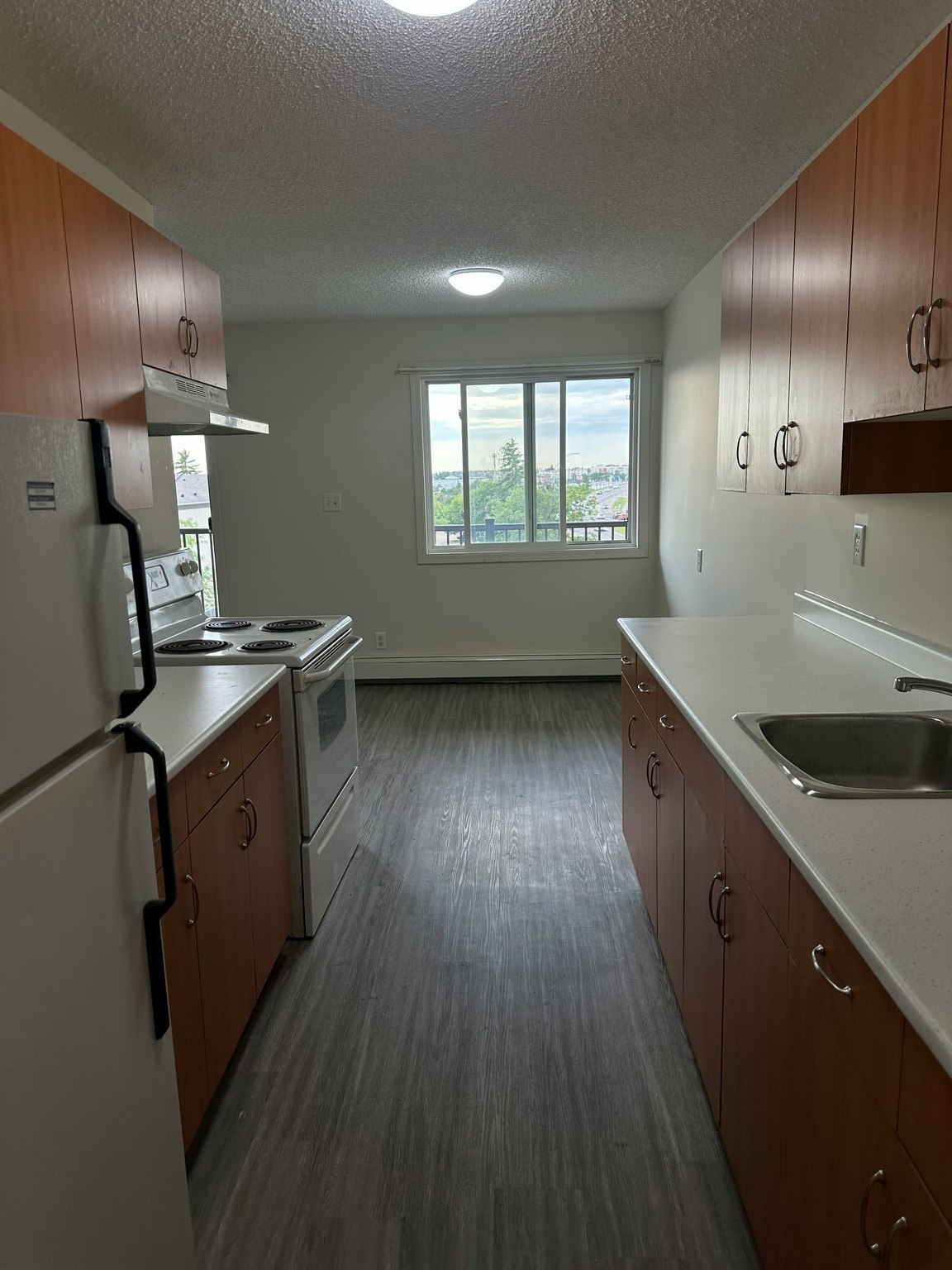 4505 137 Avenue NorthWest, Edmonton, AB, T5A 3S9 - 8