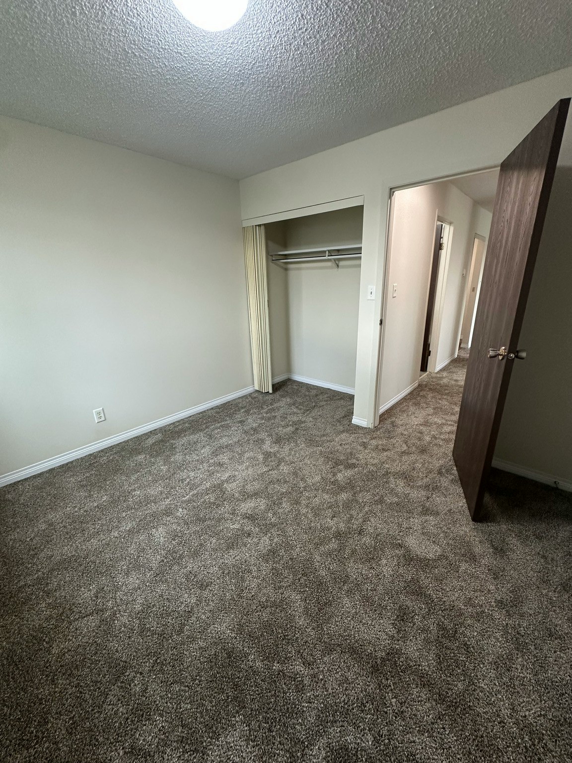 4505 137 Avenue NorthWest, Edmonton, AB, T5A 3S9 - 13