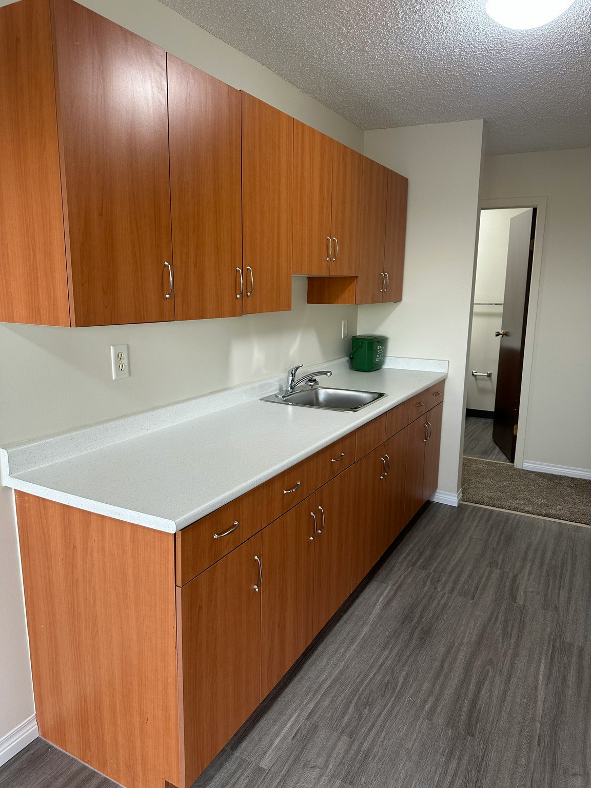 4505 137 Avenue NorthWest, Edmonton, AB, T5A 3S9 - 6