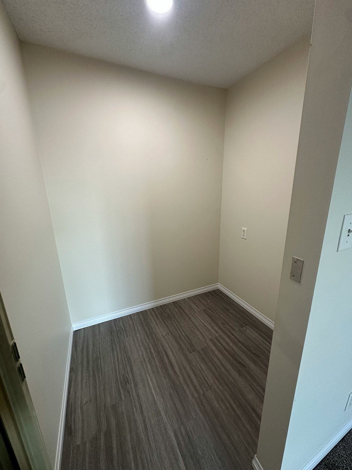 4505 137 Avenue NorthWest, Edmonton, AB, T5A 3S9 - 4