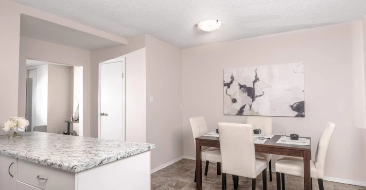 14001 135a Avenue NW, Edmonton, AB, T5L 2E6 - 6