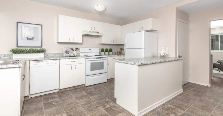 14001 135a Avenue NW, Edmonton, AB, T5L 2E6 - 3
