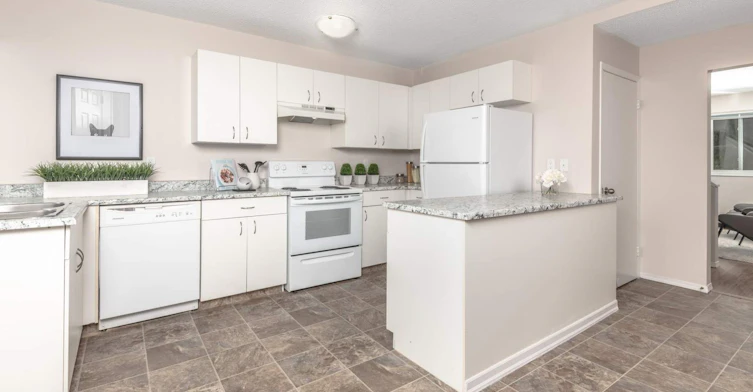 14001 135a Avenue NW, Edmonton, AB, T5L 2E6 - 3