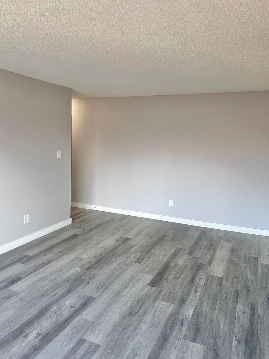 10756 81 Avenue, Edmonton, AB, T6E 1Y3 - 4