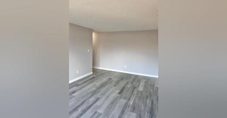 10756 81 Avenue, Edmonton, AB, T6E 1Y3 - 4