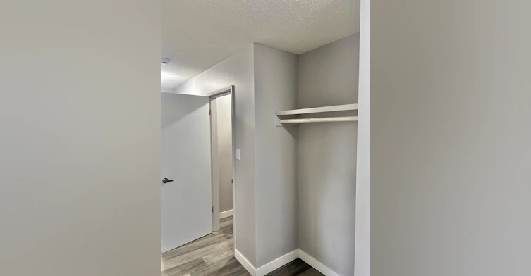 10756 81 Avenue, Edmonton, AB, T6E 1Y3 - 7