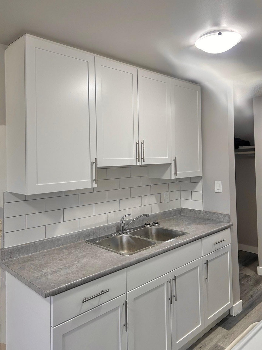 10756 81 Avenue, Edmonton, AB, T6E 1Y3 - 3