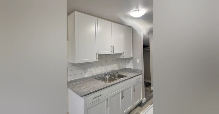 10756 81 Avenue, Edmonton, AB, T6E 1Y3 - 3