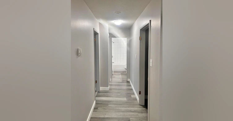 10756 81 Avenue, Edmonton, AB, T6E 1Y3 - 5
