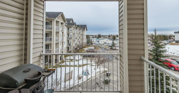 1717 60 Street SE, Calgary, AB, T2A 7Y7 - 9
