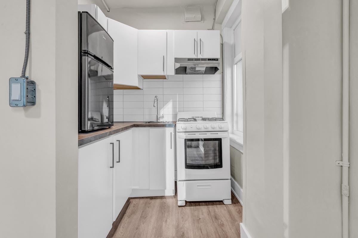 206-1086 Bute Street, Vancouver, BC, V6E 1Z5