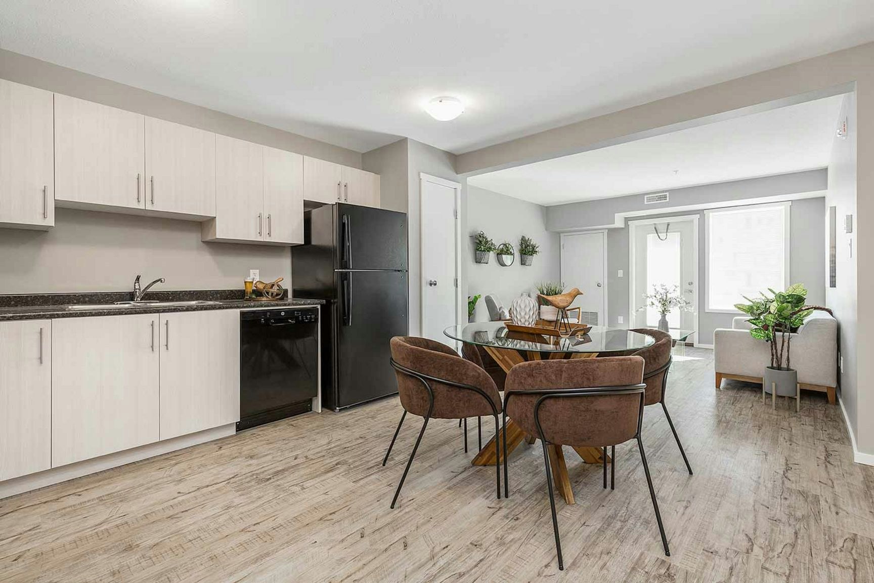 1264 29th Street N, Lethbridge, AB, T1H 7H5 - 4