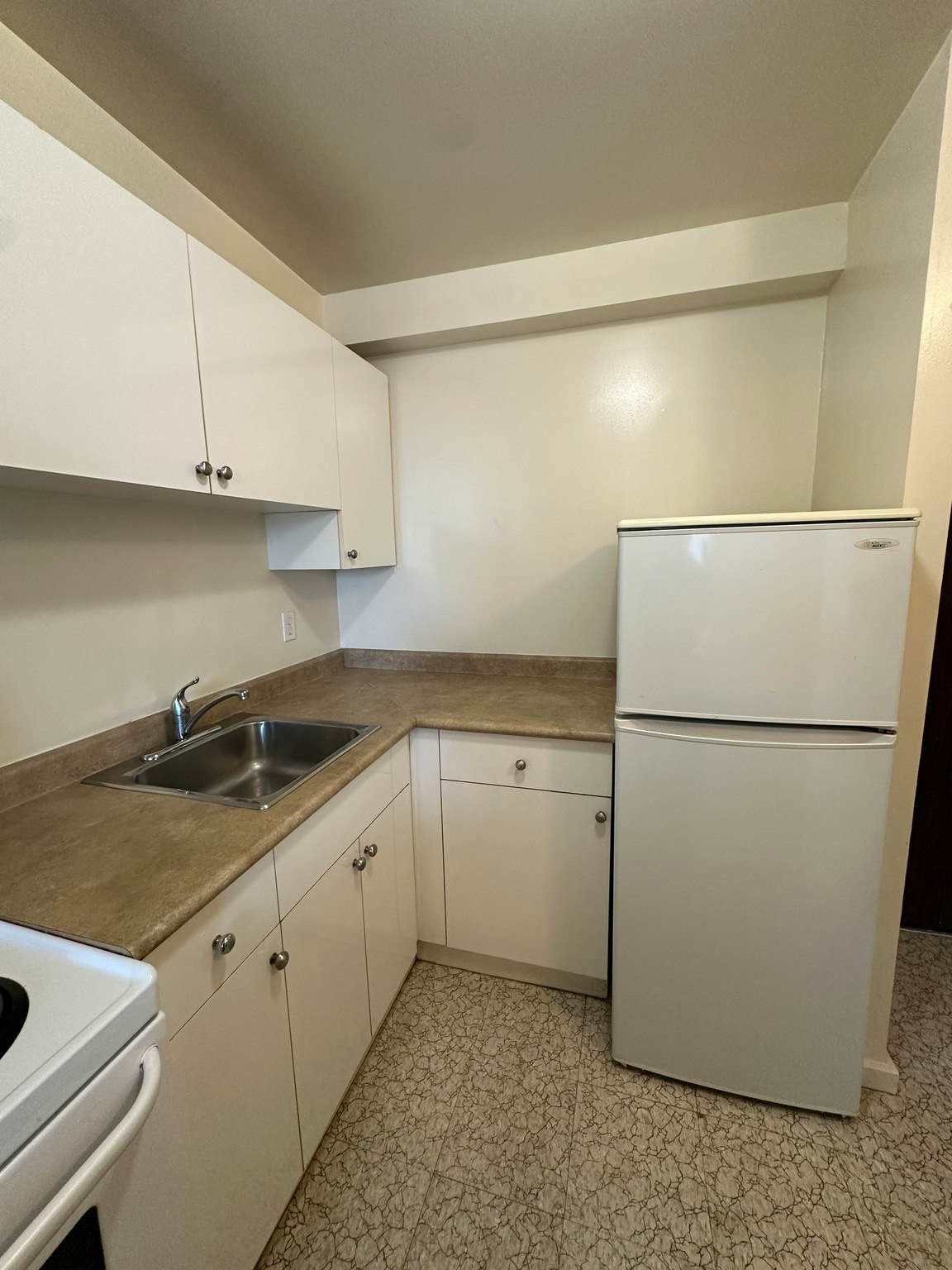 1644 Nelson Street, Vancouver, BC, V6G 2Y9 - 5