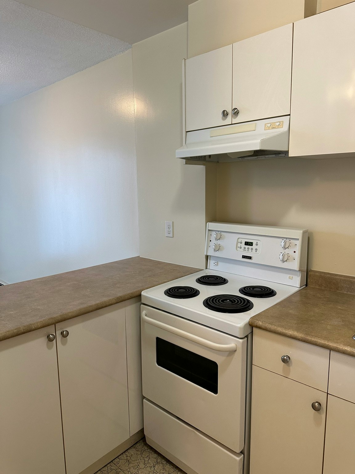 1644 Nelson Street, Vancouver, BC, V6G 2Y9 - 4