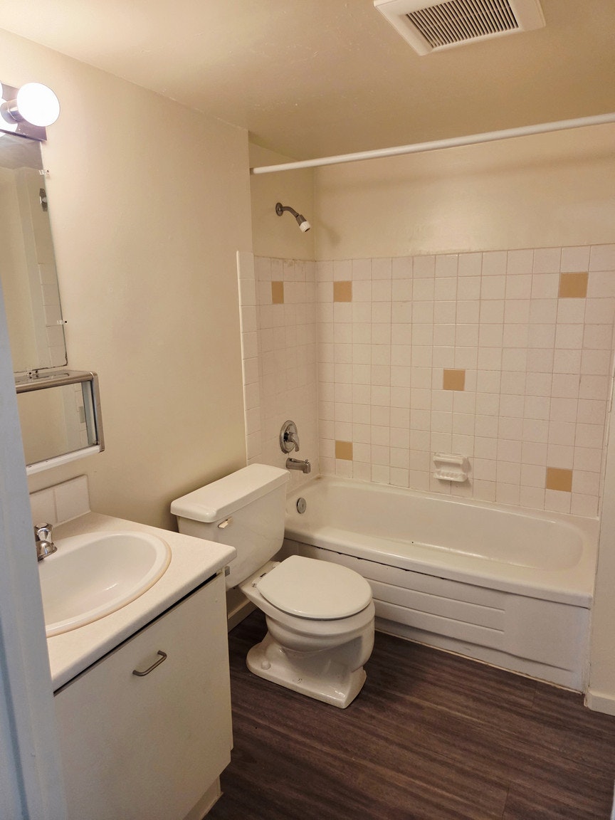 1644 Nelson Street, Vancouver, BC, V6G 2Y9 - 9