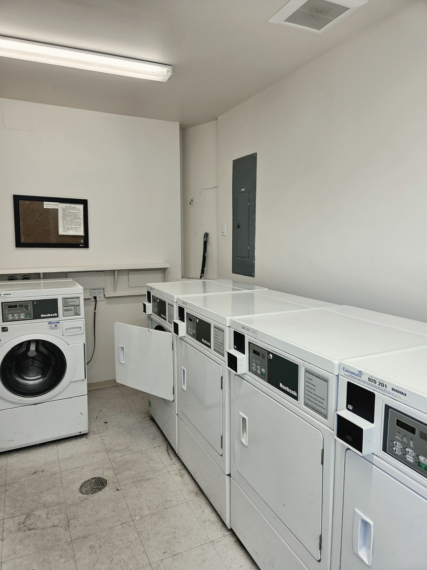 1644 Nelson Street, Vancouver, BC, V6G 2Y9 - 11