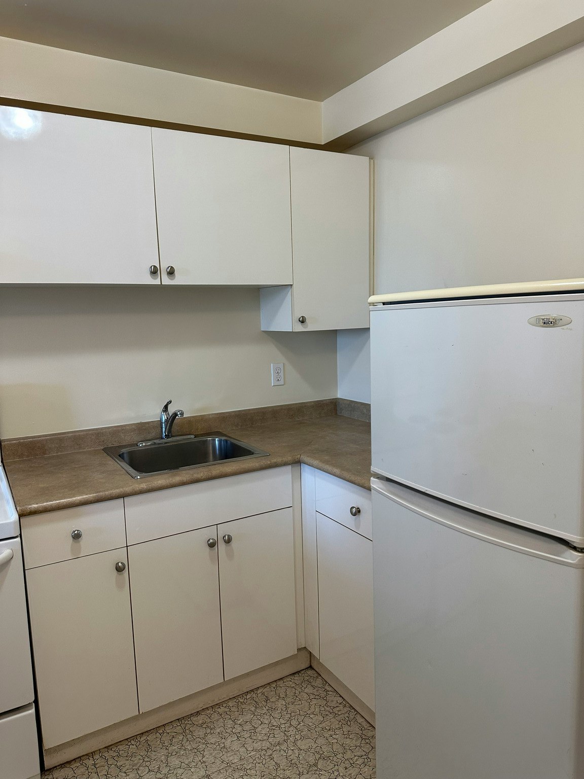 1644 Nelson Street, Vancouver, BC, V6G 2Y9 - 3