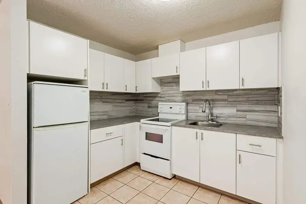 101-2241 14 Street SW, Calgary, AB, T2T 3T3 - 5
