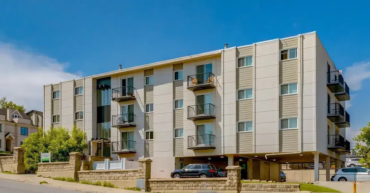 101-2241 14 Street SW, Calgary, AB, T2T 3T3 - 14