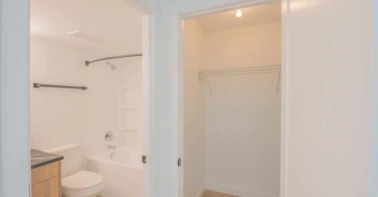 102-604 14 Avenue SW, Calgary, AB, T2R 0M8 - 46