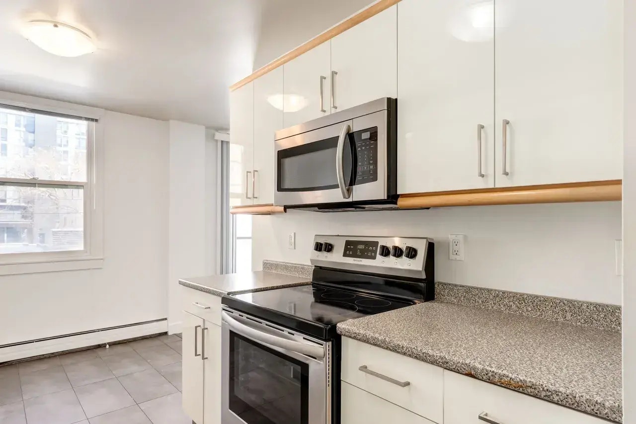102-604 14 Avenue SW, Calgary, AB, T2R 0M8 - 21