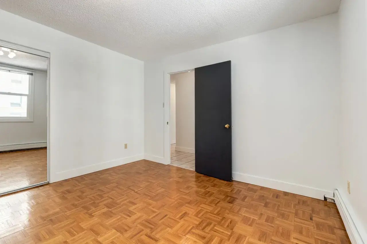 102-604 14 Avenue SW, Calgary, AB, T2R 0M8 - 12