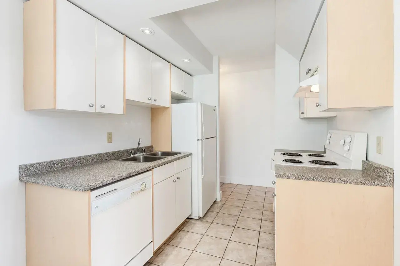 102-604 14 Avenue SW, Calgary, AB, T2R 0M8 - 8