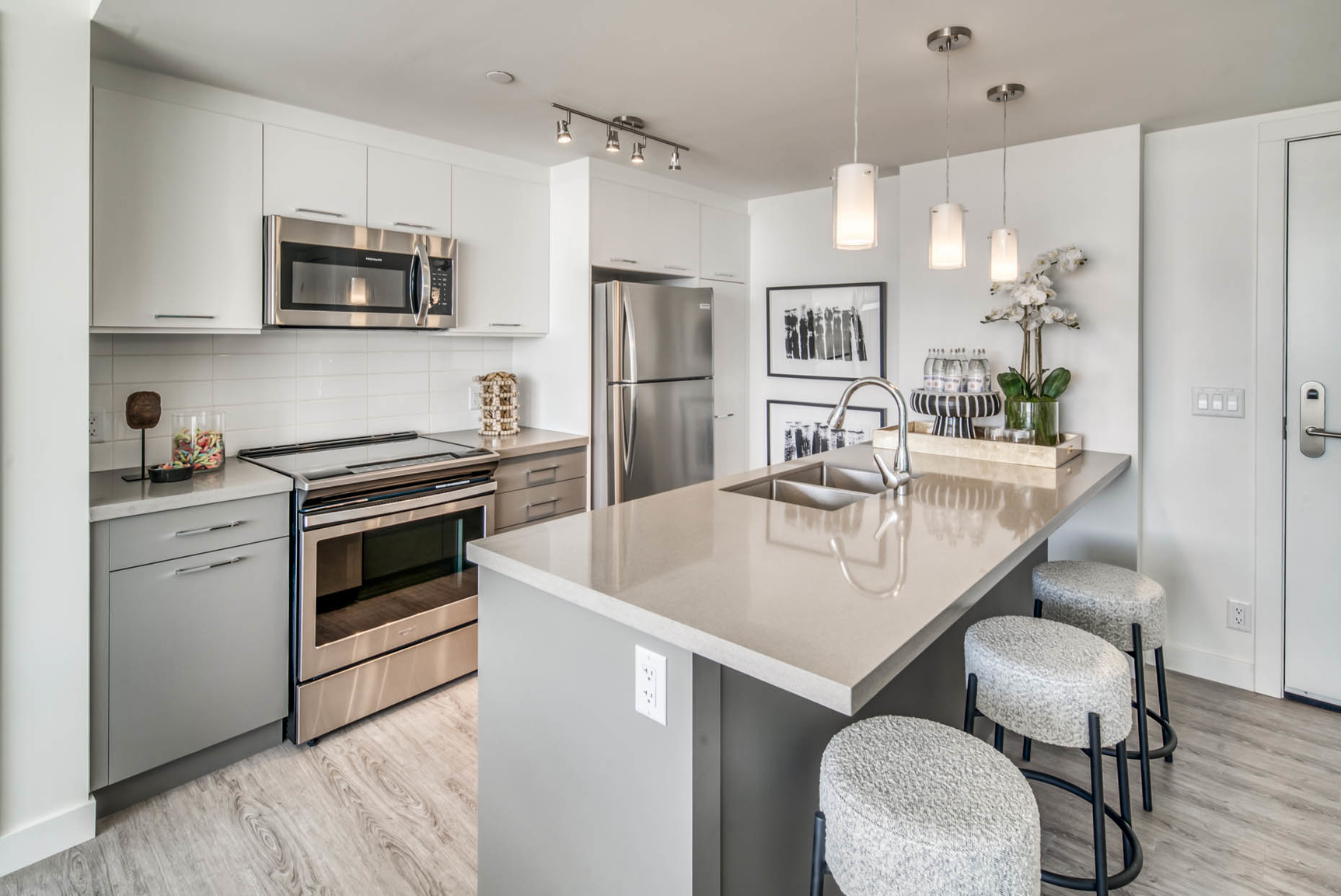 50 Brentwood Common NW, Calgary, AB, T2L 2M4 - 3