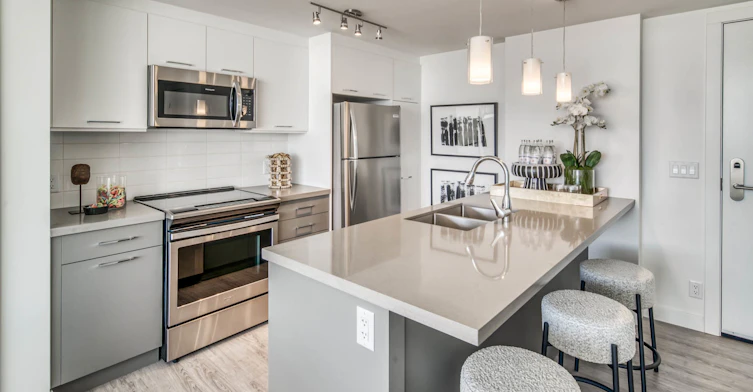 50 Brentwood Common NW, Calgary, AB, T2L 2M4 - 3