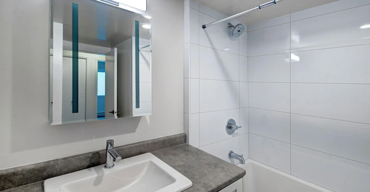 2846-2861 Quadra Street, Victoria, BC, V8T 4E5 - 12