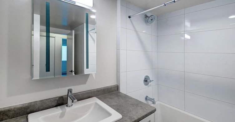 2885-2861 Quadra Street, Victoria, BC, V8T 4E5 - 11