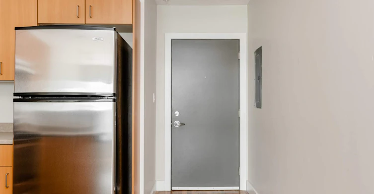 305-725 Yates Street, Victoria, BC, V8W 1L4 - 4