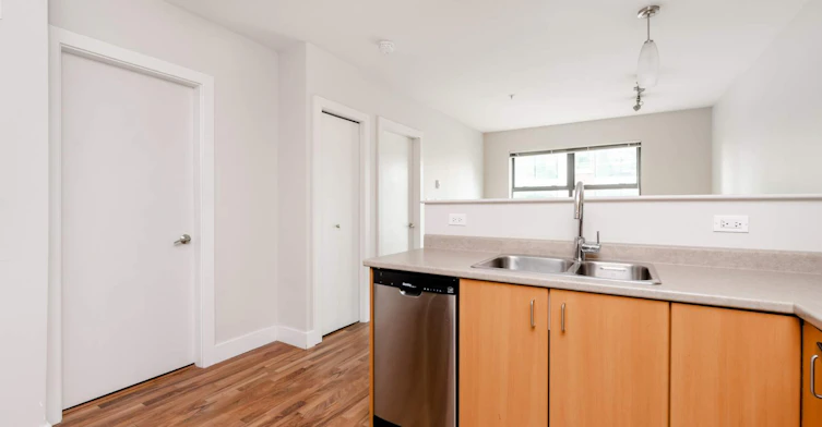 305-725 Yates Street, Victoria, BC, V8W 1L4 - 8